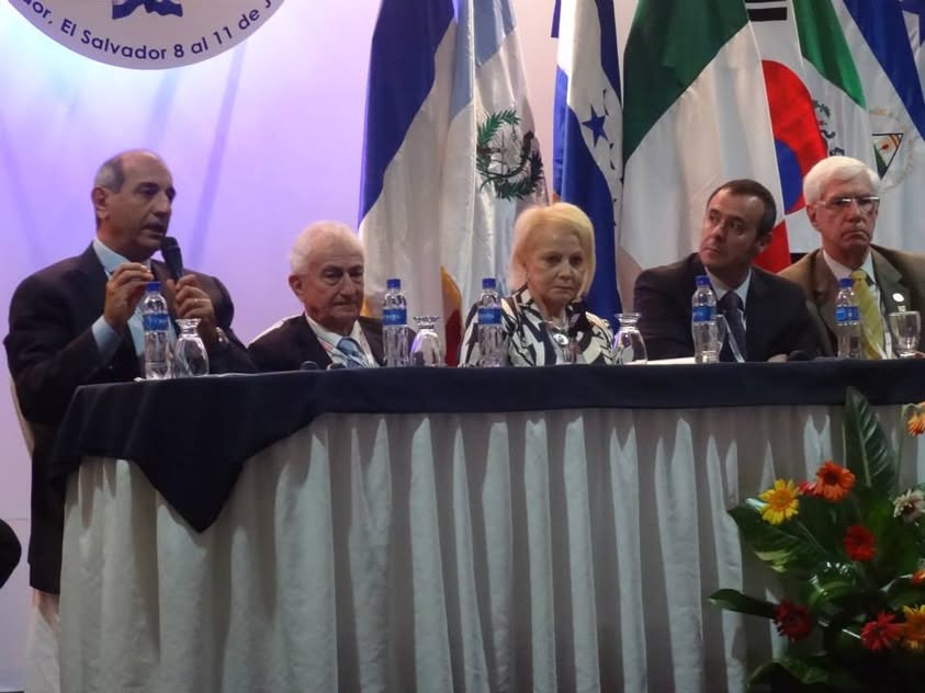 San-Salvador_2013–4